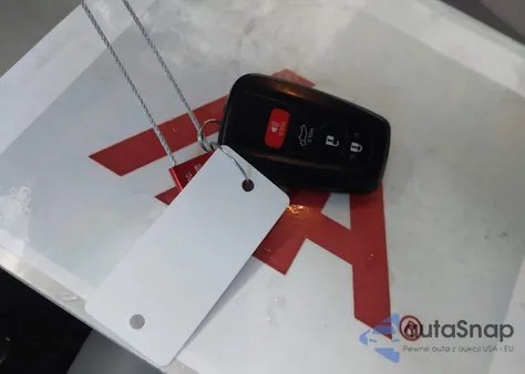 2019 Toyota Rav4 Xle Premium z USA, uszkodzony, nr VIN 2T3C1RFV0KW030325